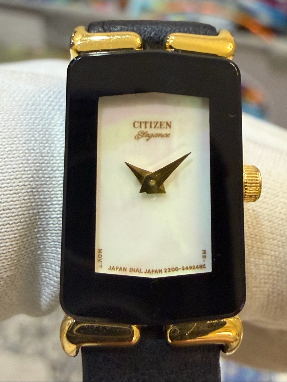 Vintage Citizen Elegance Ladies Watch Mother of Pearl MOP Tank Gold 2200-S14994